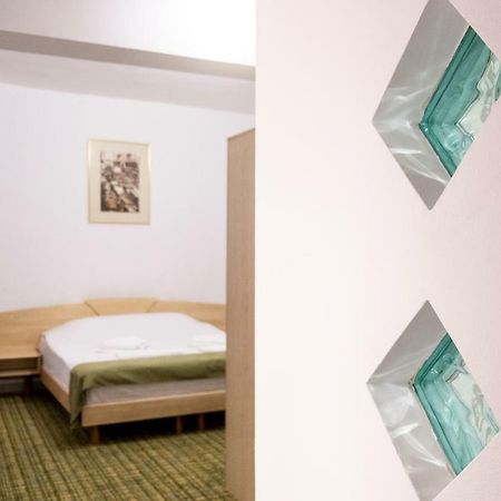 Casa Gabriela Hotel Bucureşti Ngoại thất bức ảnh