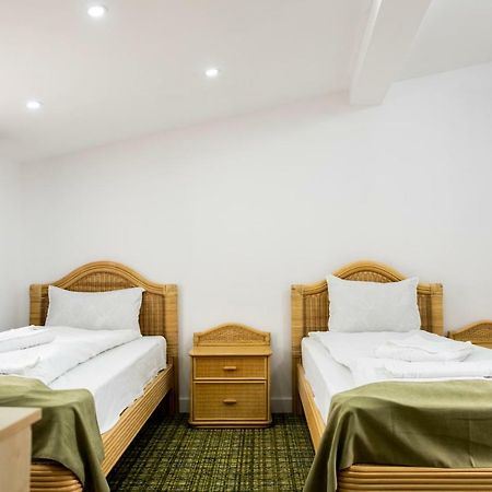 Casa Gabriela Hotel Bucureşti Ngoại thất bức ảnh