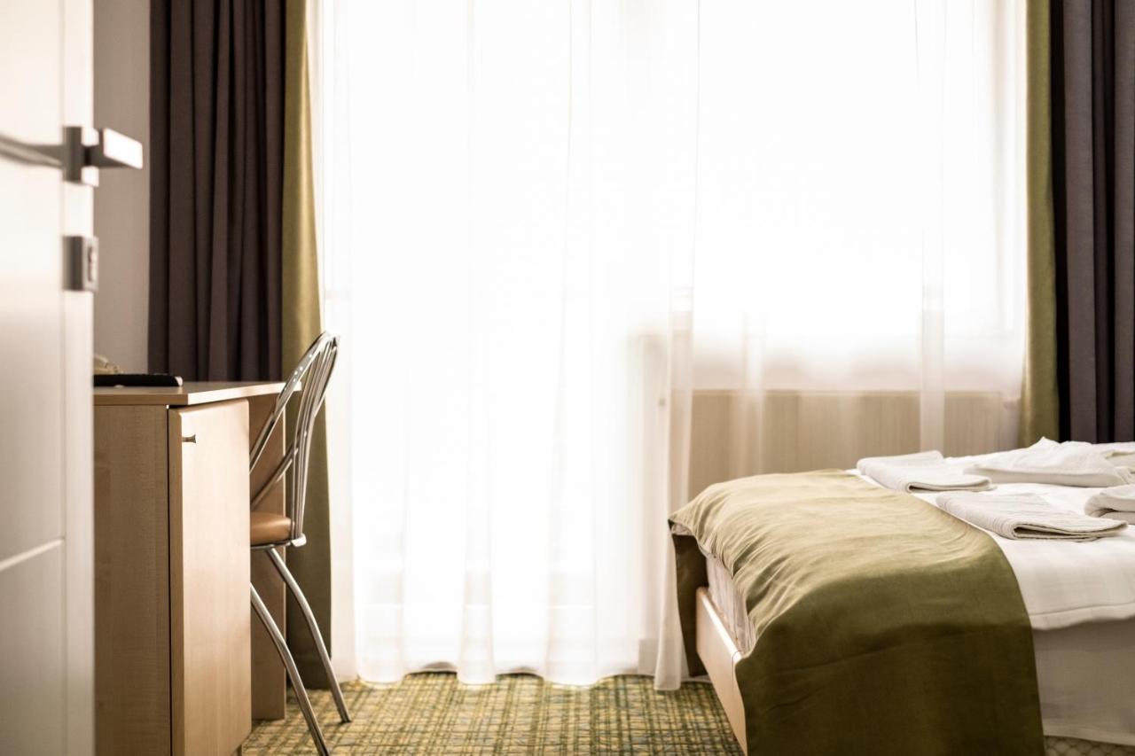 Casa Gabriela Hotel Bucureşti Ngoại thất bức ảnh