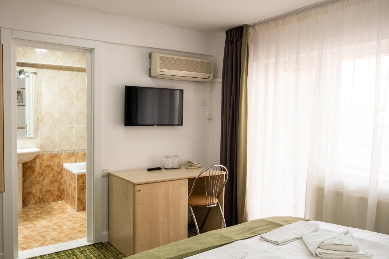 Casa Gabriela Hotel Bucureşti Ngoại thất bức ảnh