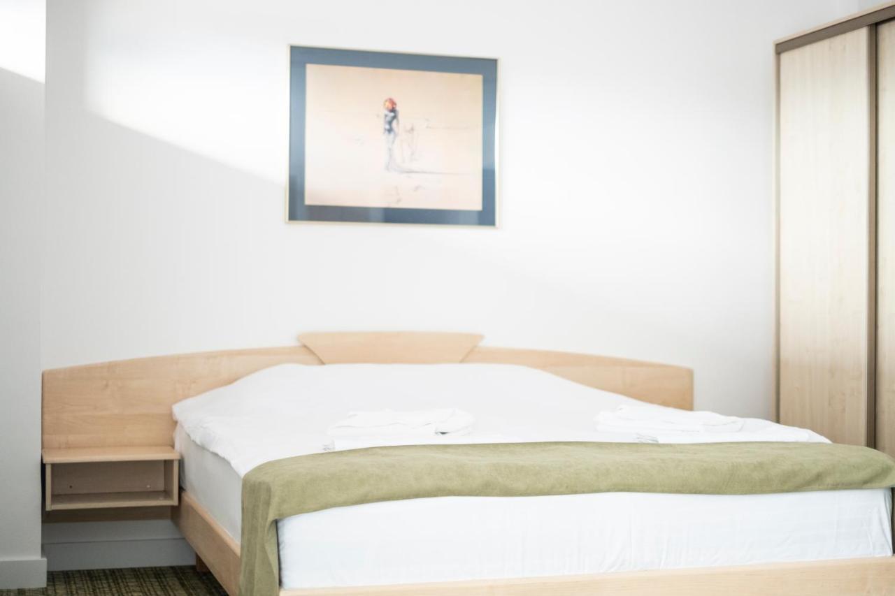Casa Gabriela Hotel Bucureşti Ngoại thất bức ảnh