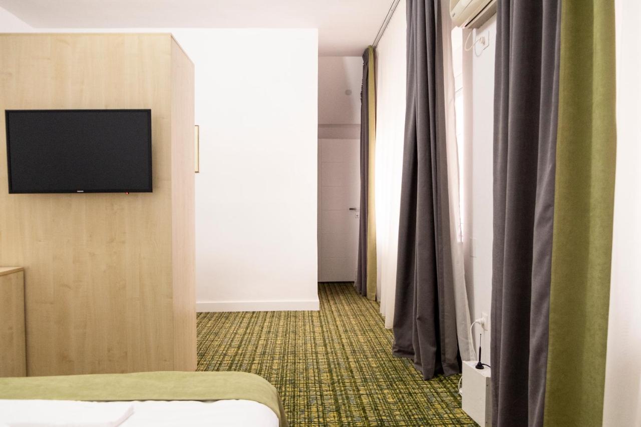 Casa Gabriela Hotel Bucureşti Ngoại thất bức ảnh