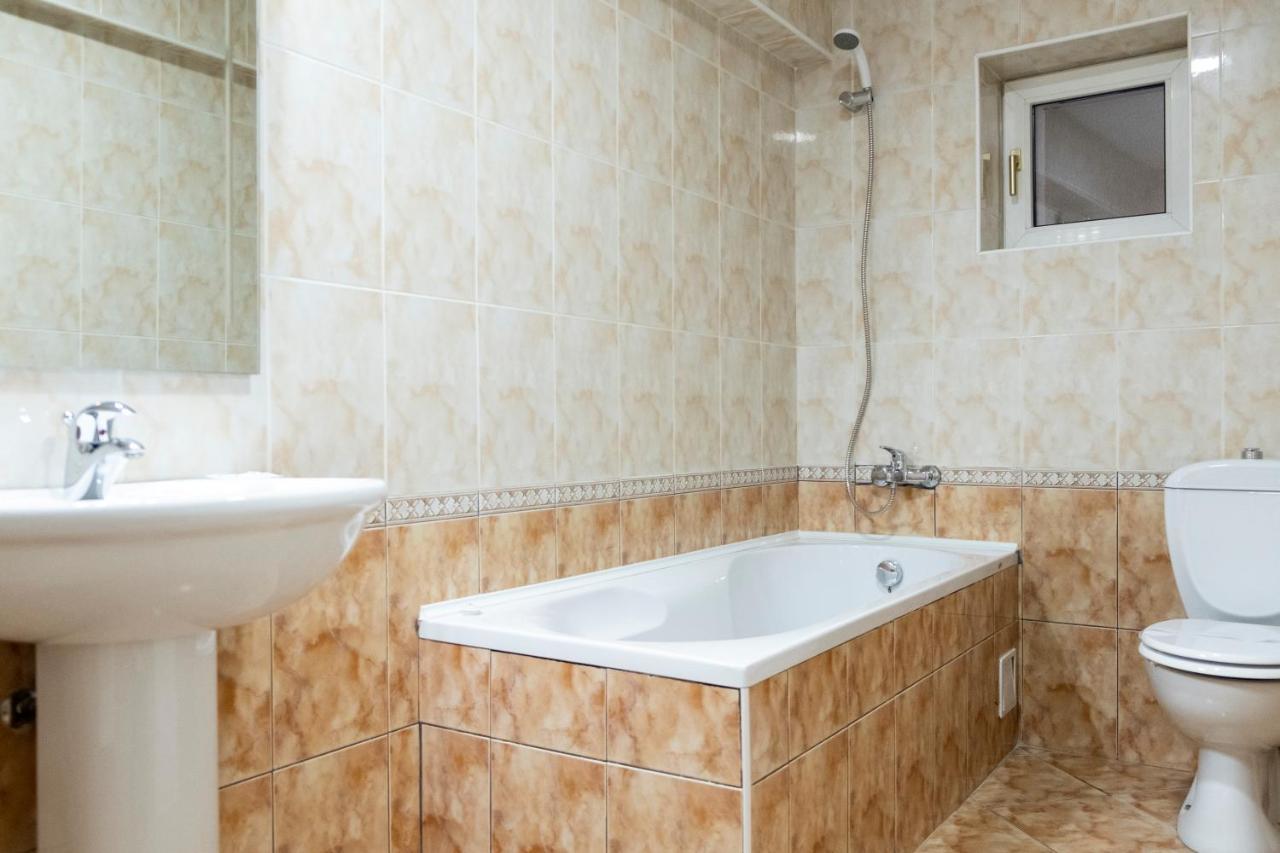 Casa Gabriela Hotel Bucureşti Ngoại thất bức ảnh