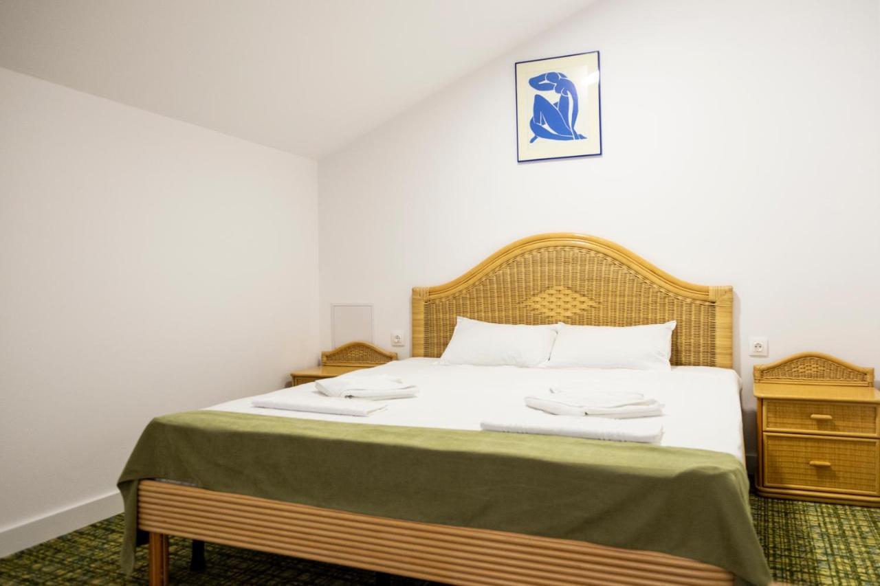 Casa Gabriela Hotel Bucureşti Ngoại thất bức ảnh