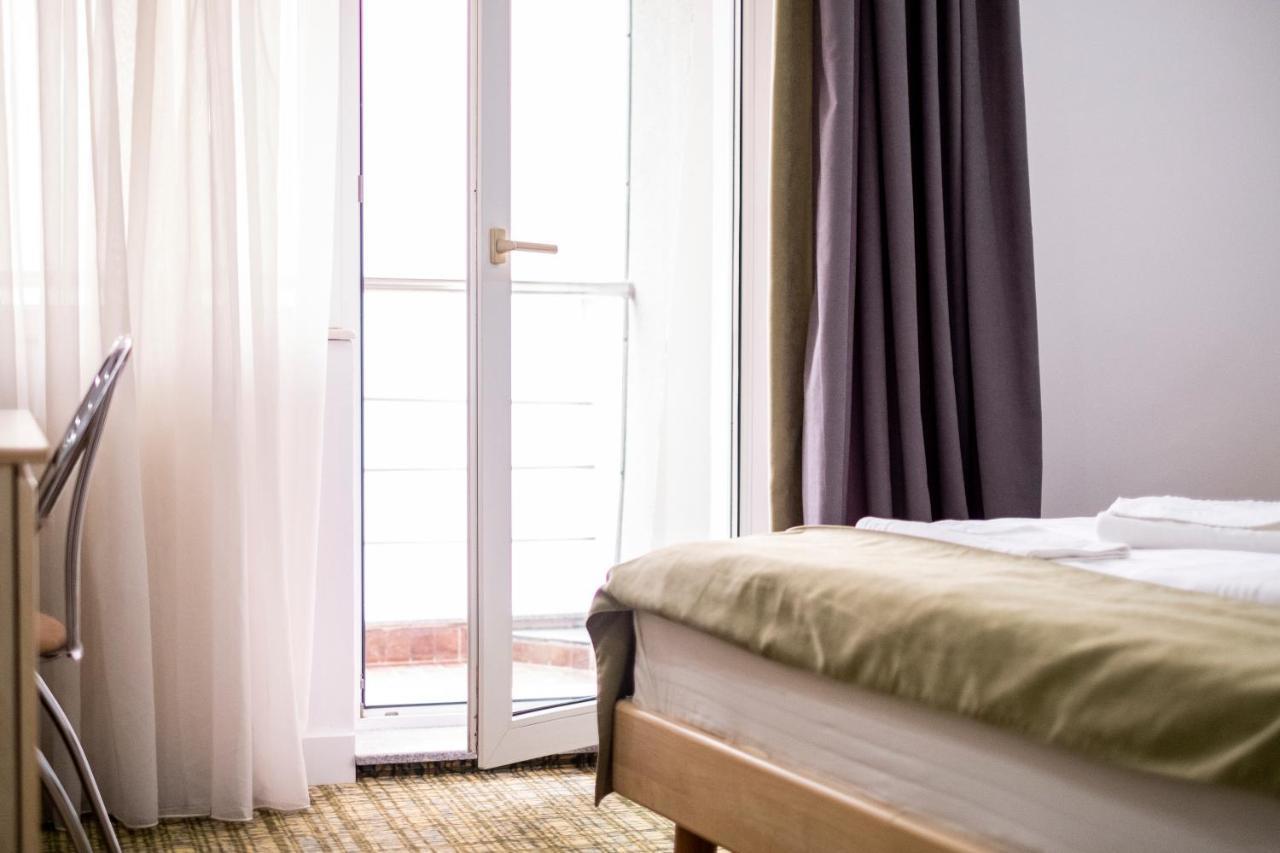 Casa Gabriela Hotel Bucureşti Ngoại thất bức ảnh